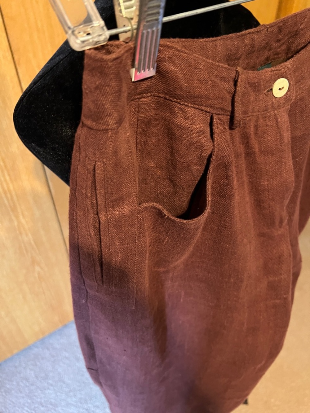 VTG Harve Bernard Sz. Sm. Linen Capri. Good cond. burgundy. - Picture 3 of 9